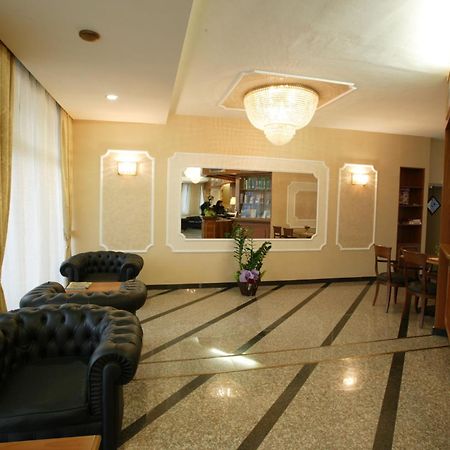 Hotel Alexander Cesena Bagian luar foto