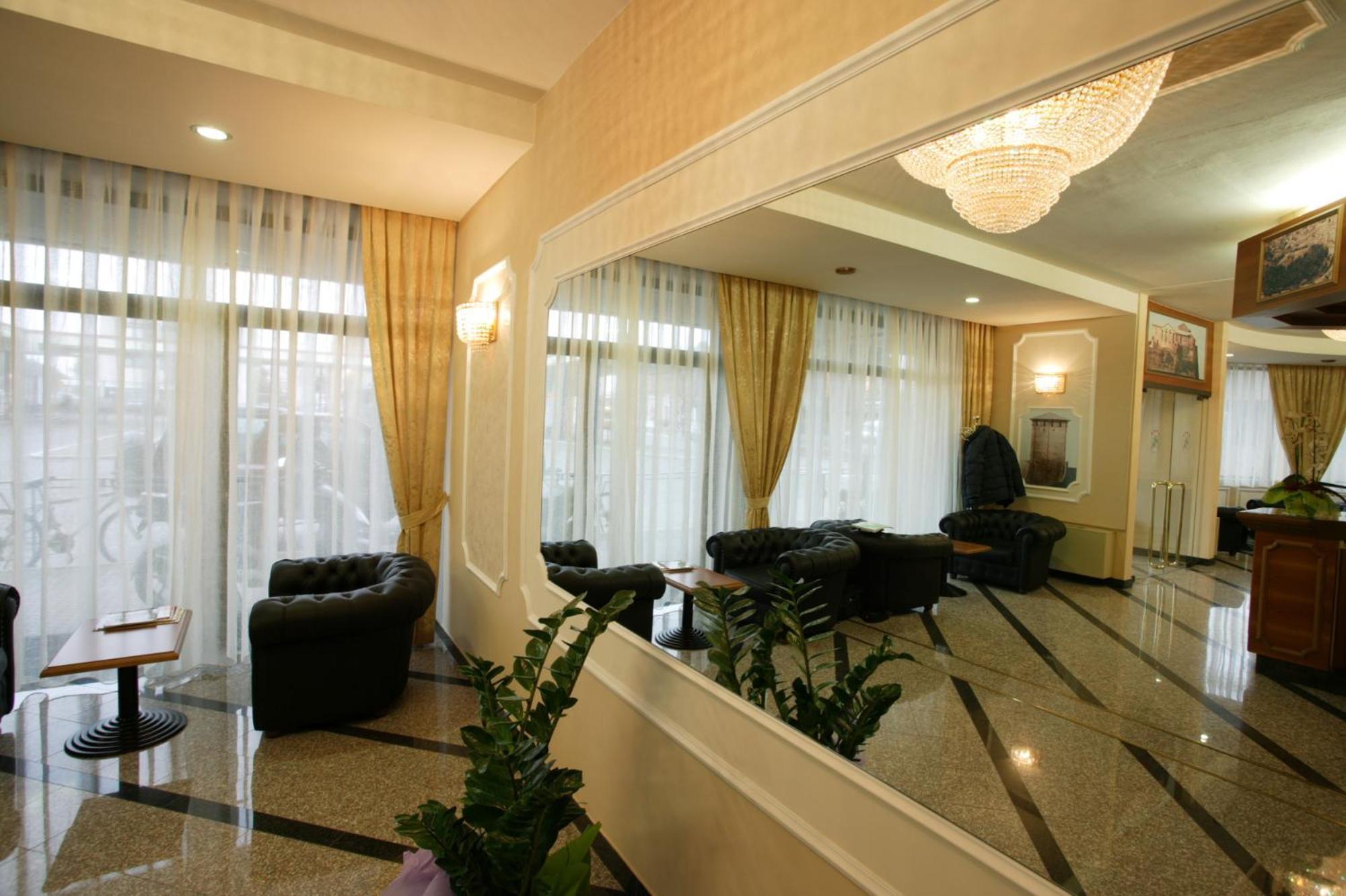 Hotel Alexander Cesena Bagian luar foto