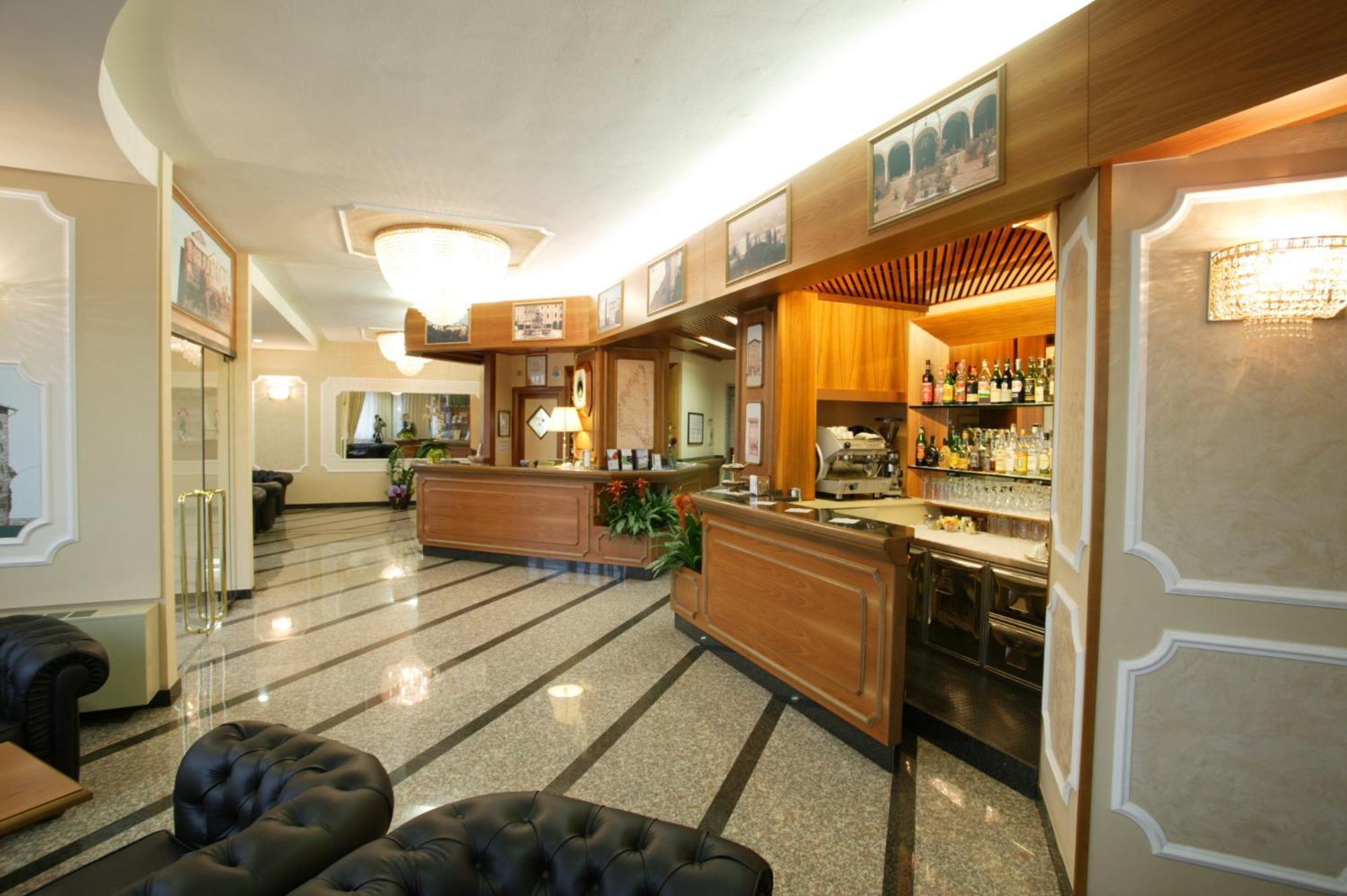 Hotel Alexander Cesena Bagian luar foto