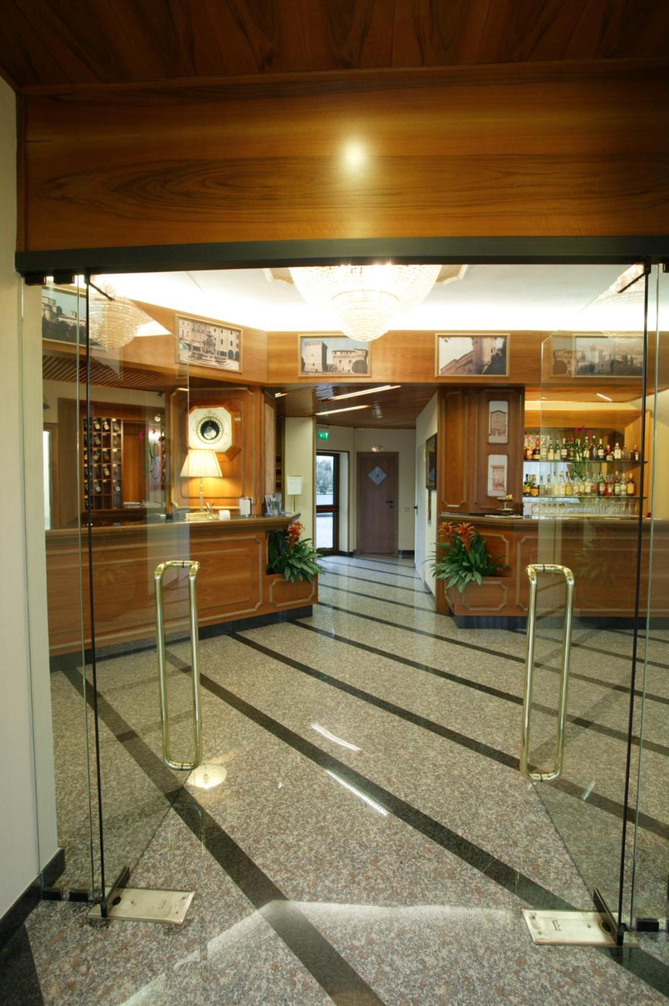 Hotel Alexander Cesena Bagian luar foto