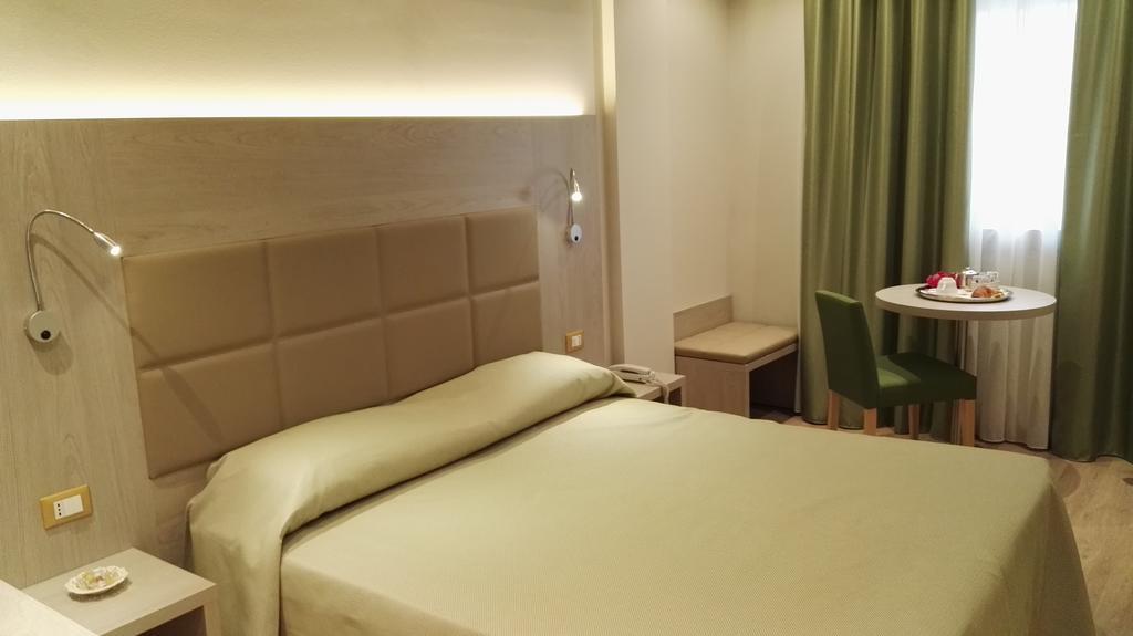Hotel Alexander Cesena Bagian luar foto