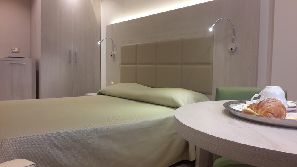 Hotel Alexander Cesena Bagian luar foto