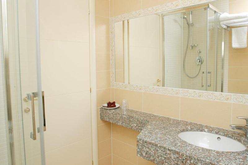 Hotel Alexander Cesena Bagian luar foto